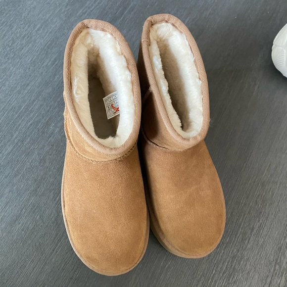Brand New Women’s UGG Classic Mini Platform - Picture 4 of 5